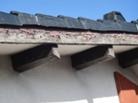 【剥がれ】塗装が剥がれて下地が見えている